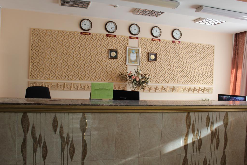 乌斯季卡缅诺戈尔斯克酒店 Ustʼ-Kamenogorsk 外观 照片
