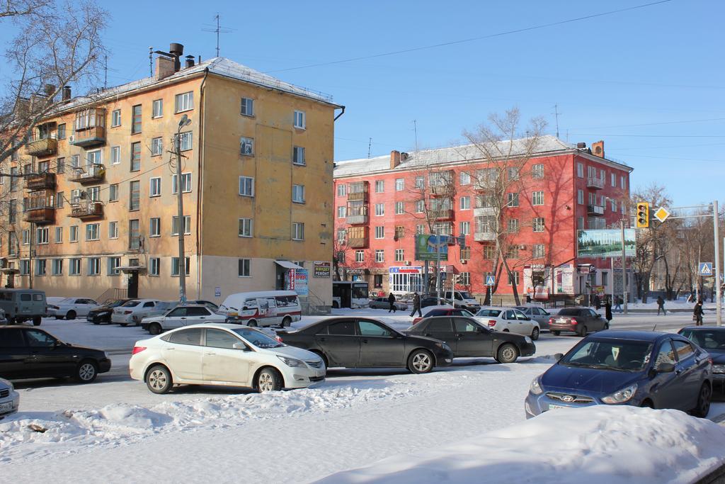 乌斯季卡缅诺戈尔斯克酒店 Ustʼ-Kamenogorsk 外观 照片
